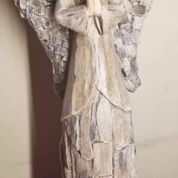 Indoor angel praying hands statue. Stands 21 inches high. - Picture 5 of 11